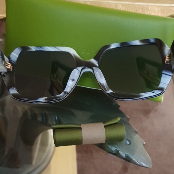 Tory Burch Black and White Women's Sunglasses - Picture 10 of 10